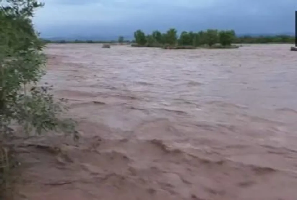 কাঠুয়া জেলার উঝ নদীতে বন্যার মতো পরিস্থিতি, দেখুন ভিডিও