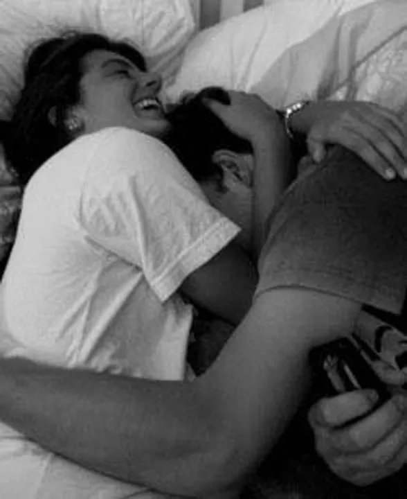 একে অপরকে সাহায্য করুন