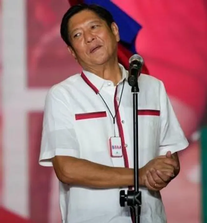 ফিলিপিন্সের ১৭ তম রাষ্ট্রপতি হিসাবে শপথ নিলেন এই ব্যক্তি