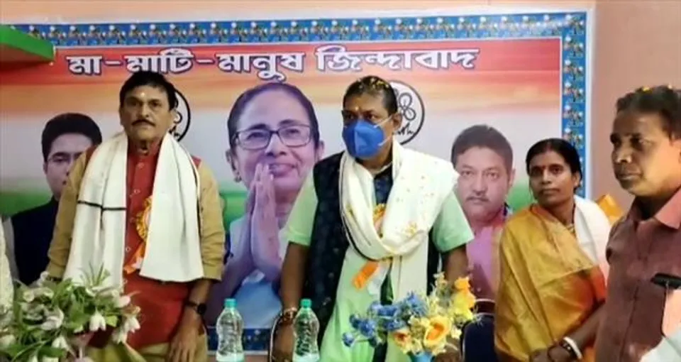 পাণ্ডবেশ্বরে তৃণমূলের সাংগঠনিক সভায় বিরোধী দল থেকে তৃণমূলে যোগদান