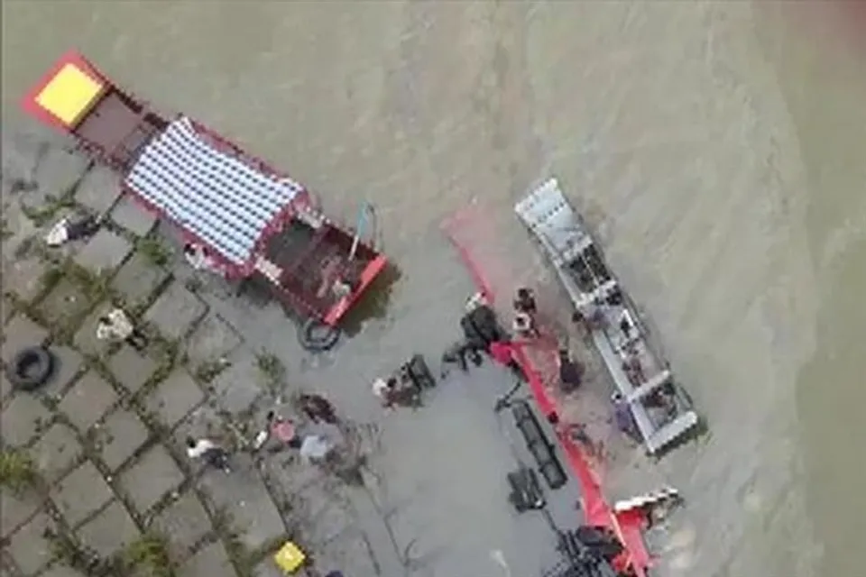 ভয়াবহ বাস দুর্ঘনায় নিহত ১২, উদ্ধার ১৫ জন