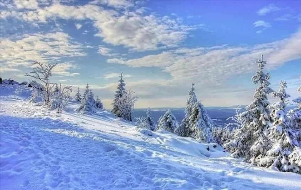বরফে ঢাকা উত্তরাখণ্ড দেখার অভিজ্ঞতা পাবেন কোথায়?