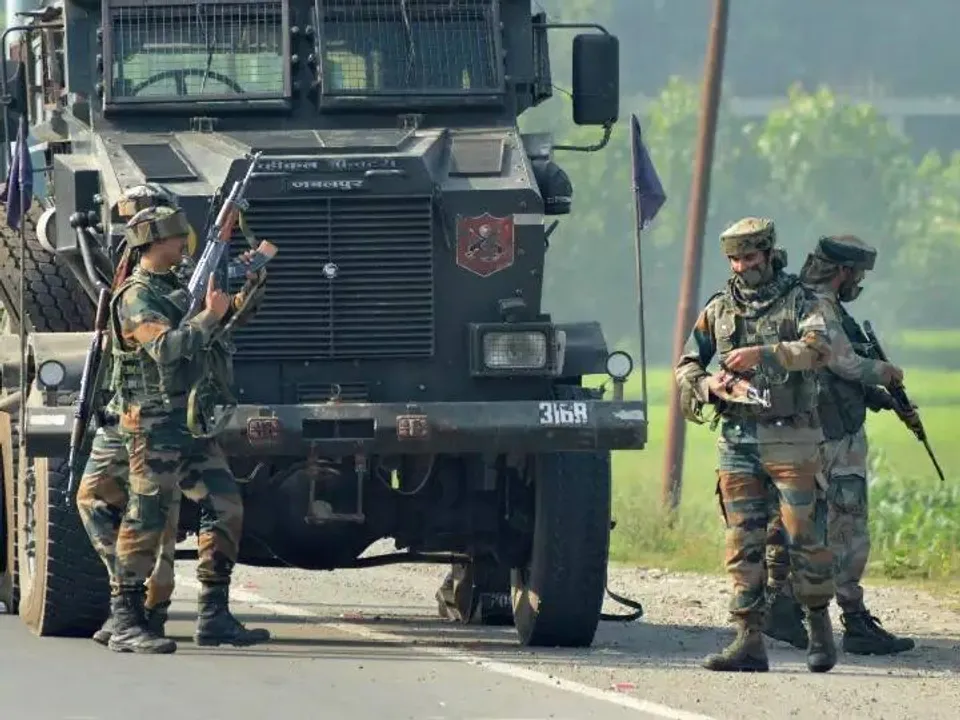 জম্মু ও কাশ্মীরে এক ঘন্টার মধ্যে তৃতীয় সন্ত্রাসী হামলা