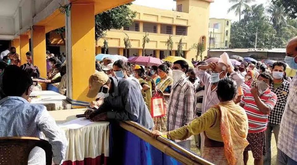 দুয়ারের সরকারের ক্যাম্পে মানা হচ্ছে না করোনা স্বাস্থ্যবিধি