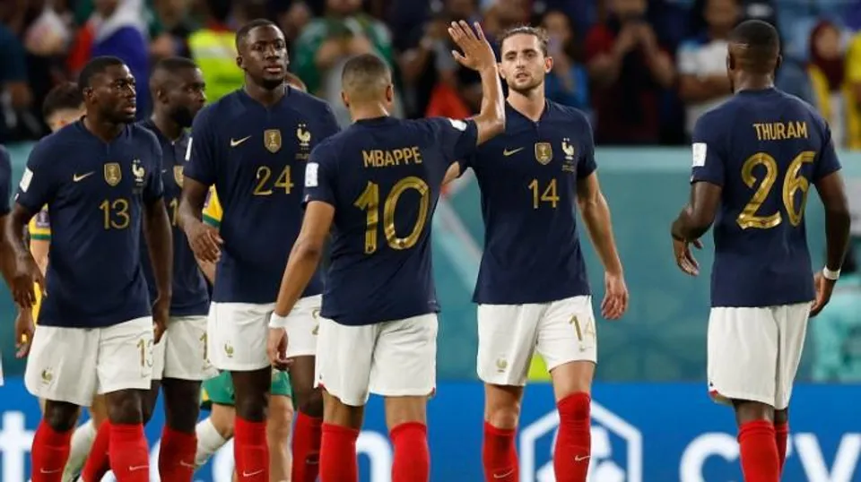 পিছিয়ে পড়েও ৪-১ জয় ফ্রান্সের