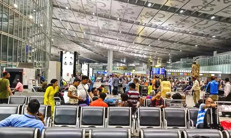 কলকাতা বিমানবন্দরে যাত্রীর ব্যাগ থেকে মিলল কার্তুজ