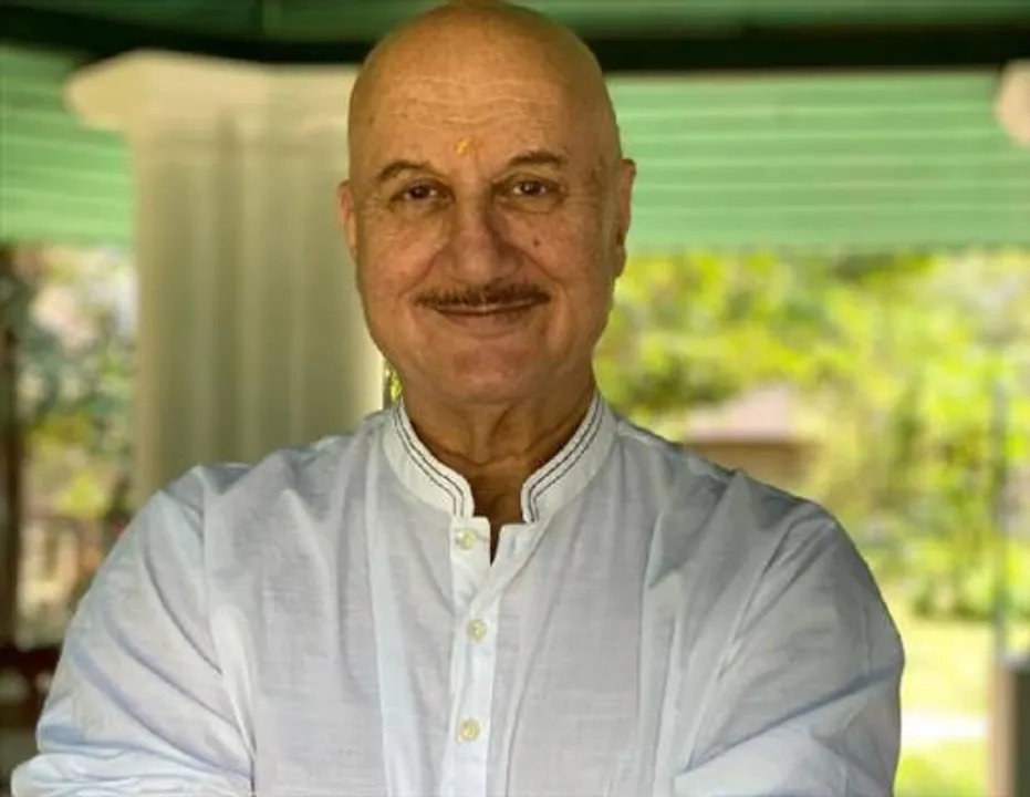 ডেভিড ধাওয়ানের জন্মদিনে গ্রুপ ছবি শেয়ার করলেন অনুপম খের