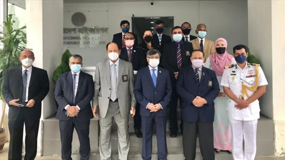 বাংলাদেশ থেকে সিকিউরিটি গার্ড ‘নেবে’ মালয়েশিয়া