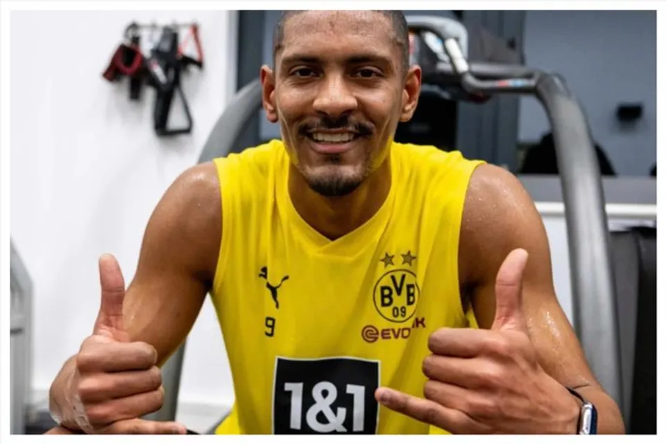 টিউমার অপারশনের পর অনুশীলনে ফিরলেন তারকা ফুটবলার