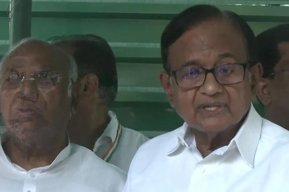 লিখিত আদেশ ছাড়াই সাংসদদের আটক করেছে পুলিশ : পি চিদম্বরম