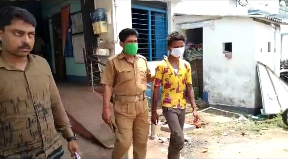 নাবালিকাকে বিয়ে করতে গিয়ে পুলিশের জালে বিবাহিত যুবক