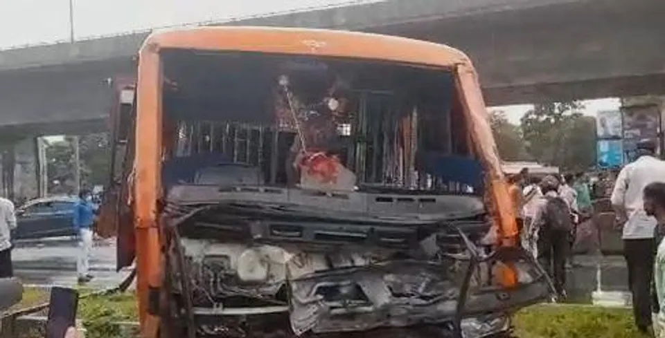 মিনি বাস ও ট্যাঙ্কারের মুখোমুখি সংঘর্ষে গুরুতর আহত 8