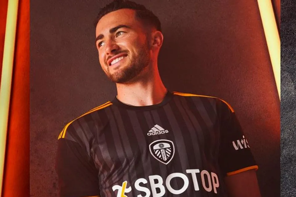 মরসুমের তৃতীয় কিট প্রকাশ করল লীডস