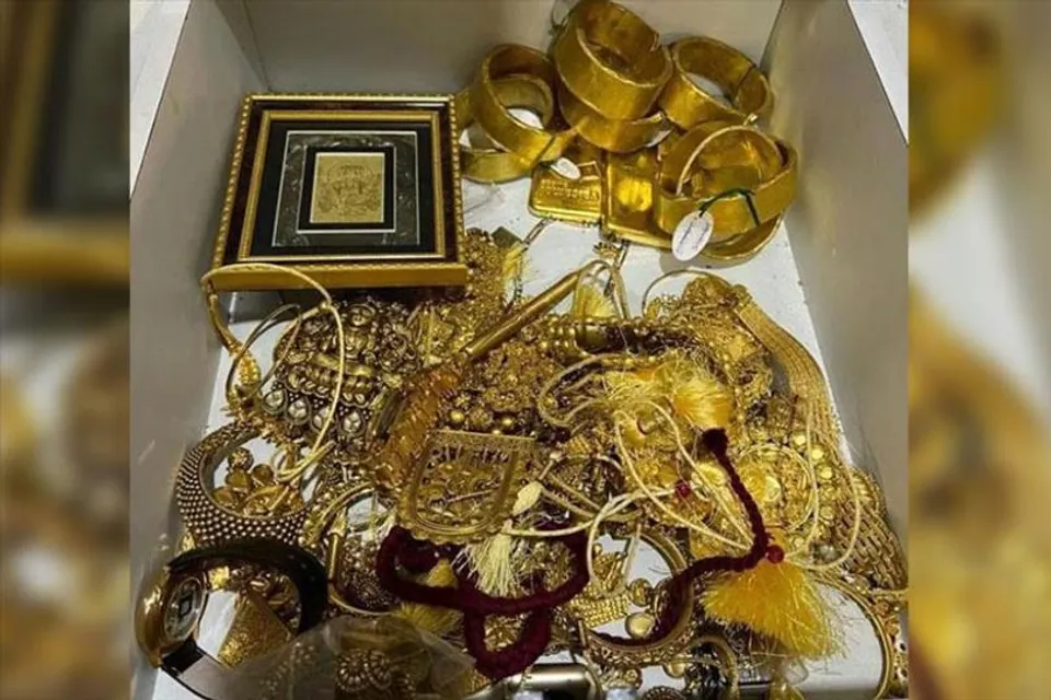 অর্পিতার ফ্ল্যাট থেকে প্রচুর সোনা উদ্ধার