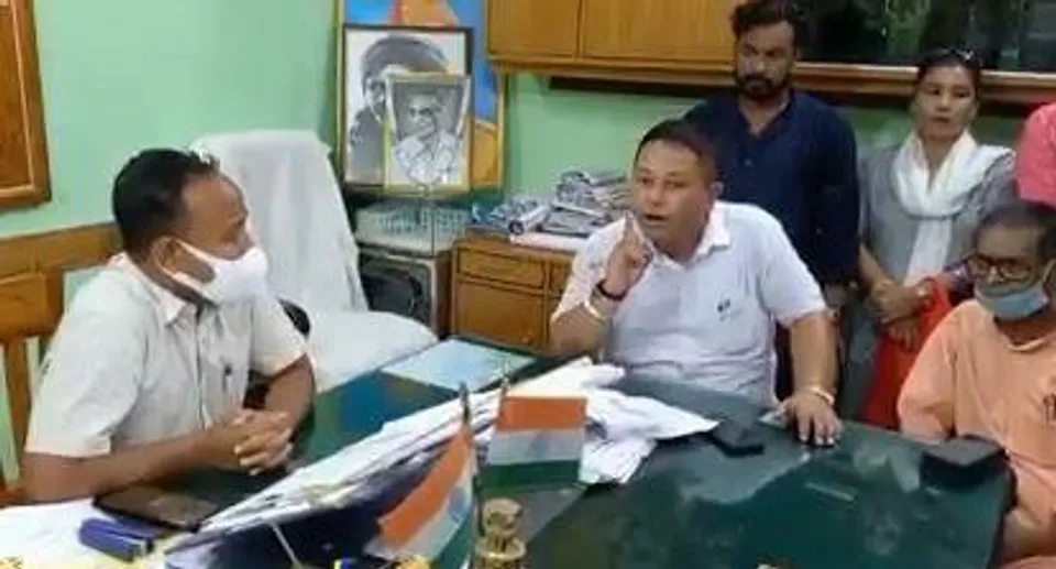 বি.ডি.ও কে হুমকি তৃণমূল কংগ্রেস ব্লক সভাপতির