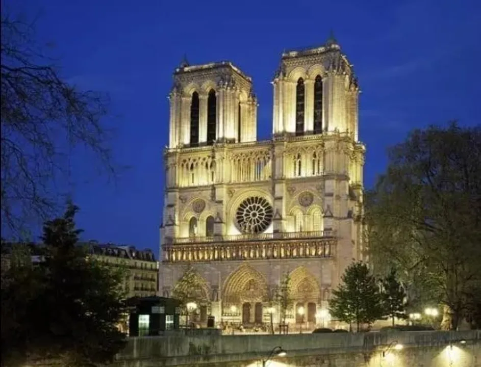 পাবলিক টয়লেটে আমেরিকান পর্যটকের ধর্ষণ