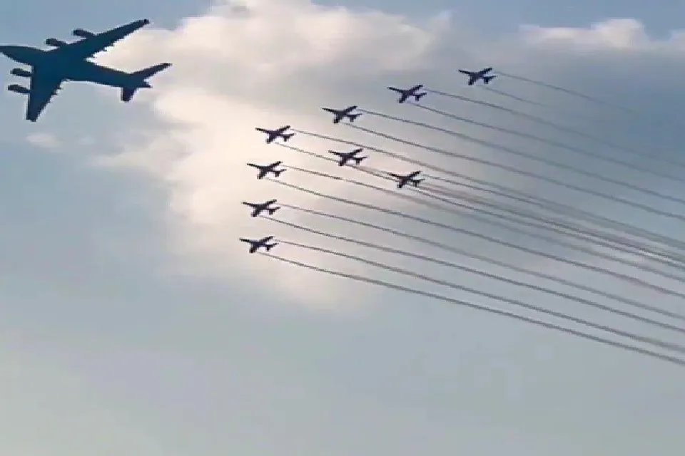 অ্যারো ইন্ডিয়া ২০২৩ অনুষ্ঠান: দেখুন হেলিকপ্টার প্রদর্শনীর ভিডিও