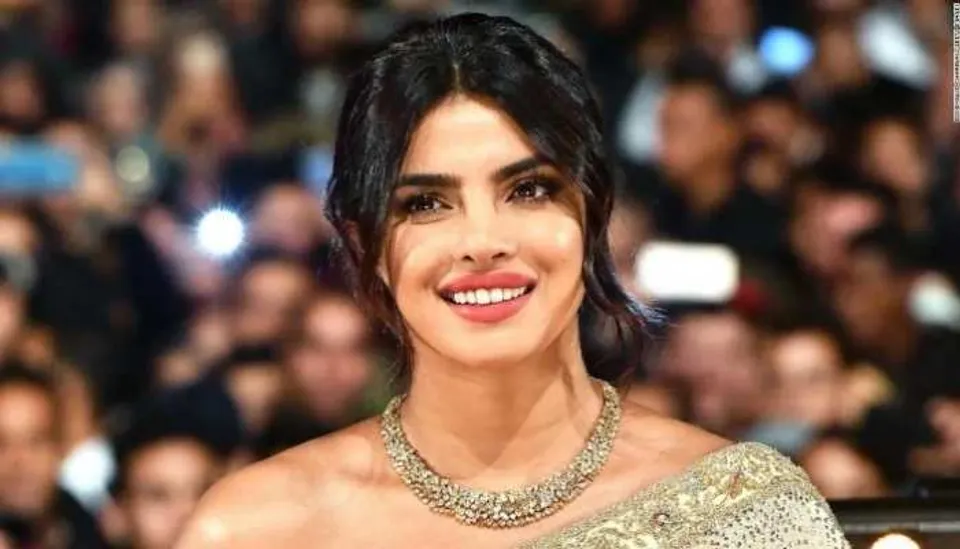 করোনা মোকাবিলায় আরও একধাপ এগিয়ে এলেন প্রিয়াঙ্কা