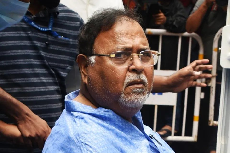 আলিপুর আদালতে পার্থ-সুবীরেশ