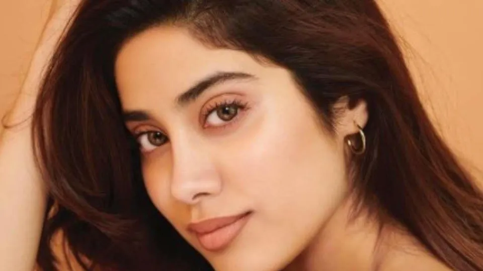 নতুন রুপে জাহ্নবী