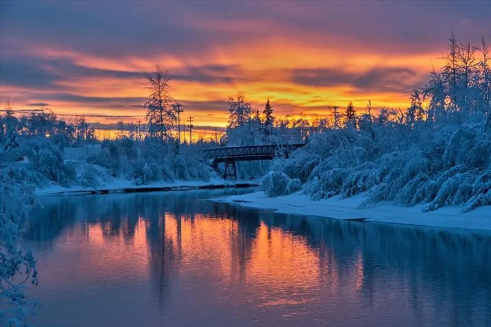 এখানে মাঝরাতেও ওঠে সূর্য