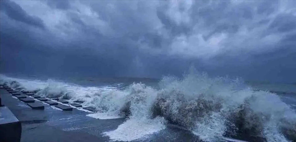 নিম্নচাপের জেরে চিন্তায় কৃষি দফতর