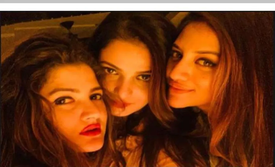 নুসরতের সঙ্গে পার্টি শ্রাবন্তী , তনুশ্রীর