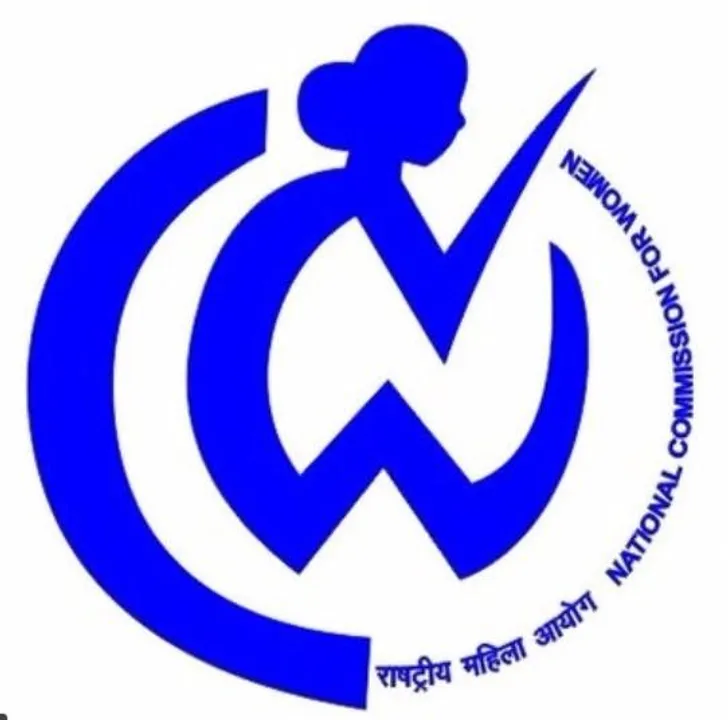 বিতর্কিত মন্তব্য করে জাতীয় মহিলা কমিশনের কাঠগড়ায় বিহারের আইএএস