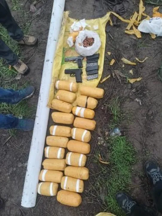 ২০ প্যাকেট হেরোইন উদ্ধার করল বিএসএফ