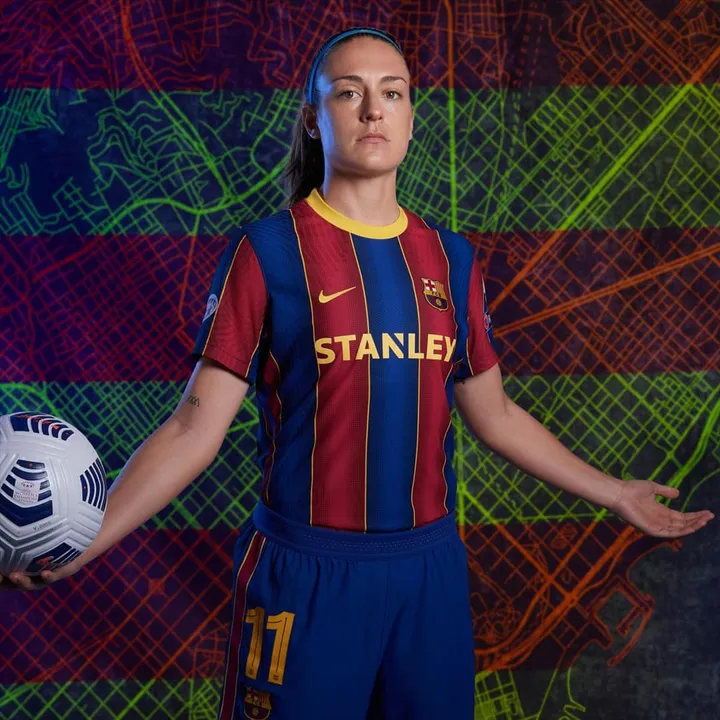 বর্ষসেরা মহিলা ফুটবলার কে হলেন?