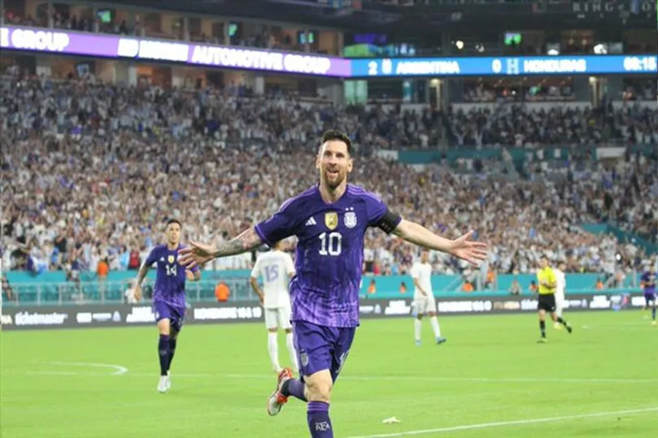 মেসির জোড়া গোলে আর্জেন্টিনার সহজ জয়