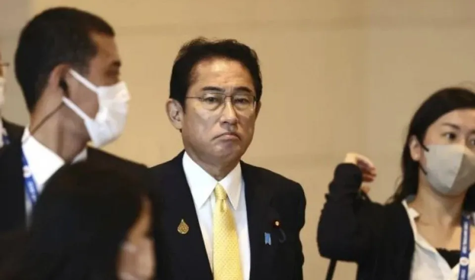 এক মাসে তৃতীয় মন্ত্রীর পদত্যাগ, চাপে জাপানের প্রধানমন্ত্রী