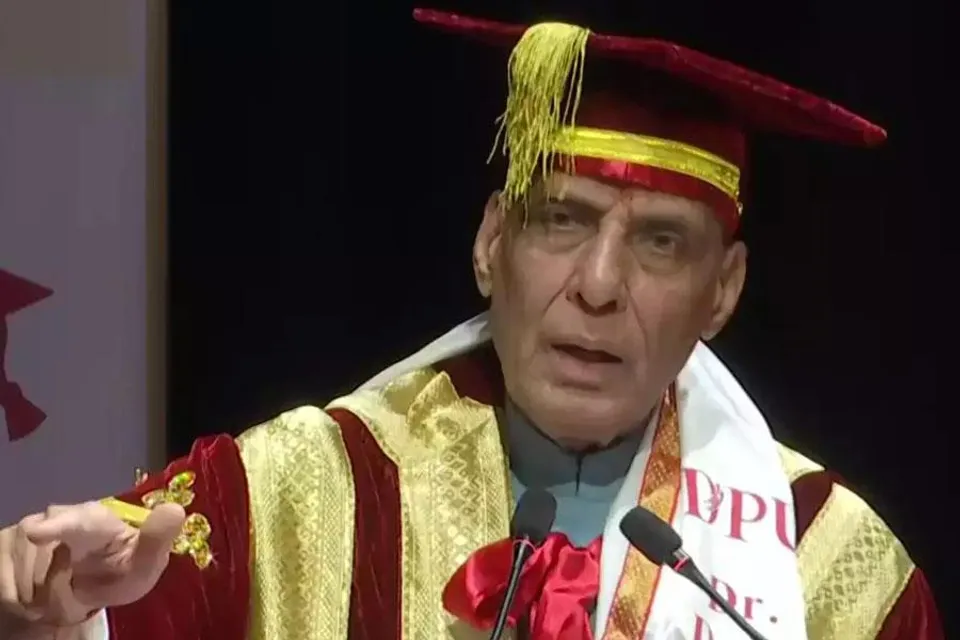 সমাবর্তন অনুষ্ঠানে সন্ত্রাসবাদ নিয়ে কথা বললেন রাজনাথ সিং