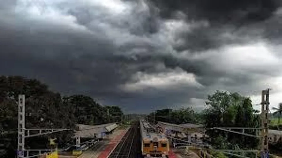 ক্রমশ শক্তি হারাচ্ছে 'গুলাব'