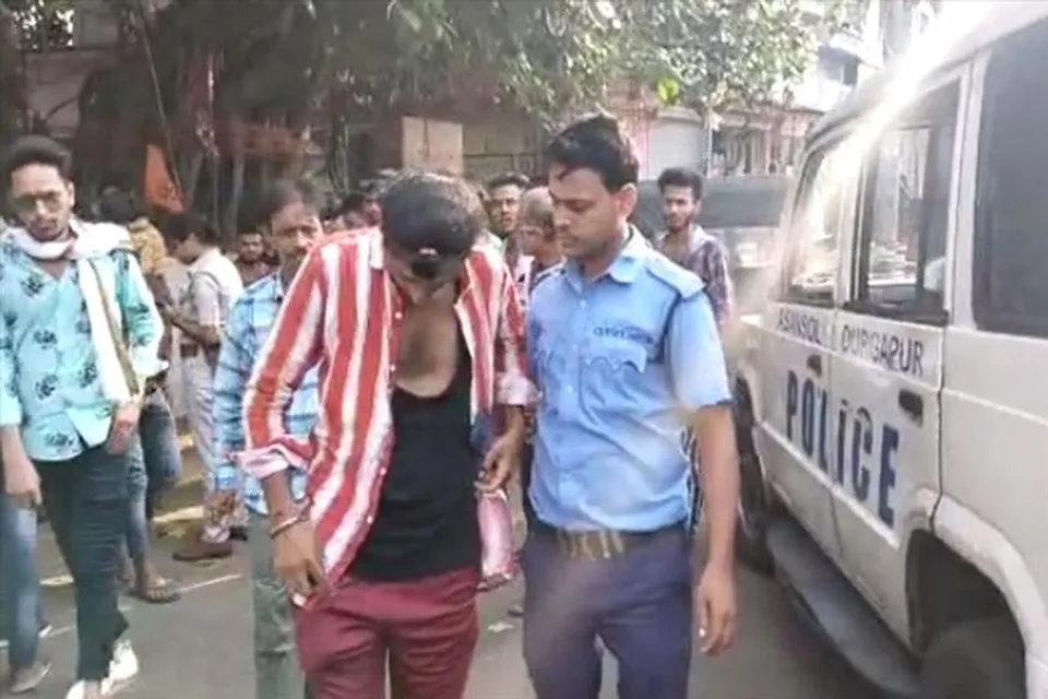 গৃহবধূকে কুপ্রস্তাব দিয়ে প্রহৃত যুবক