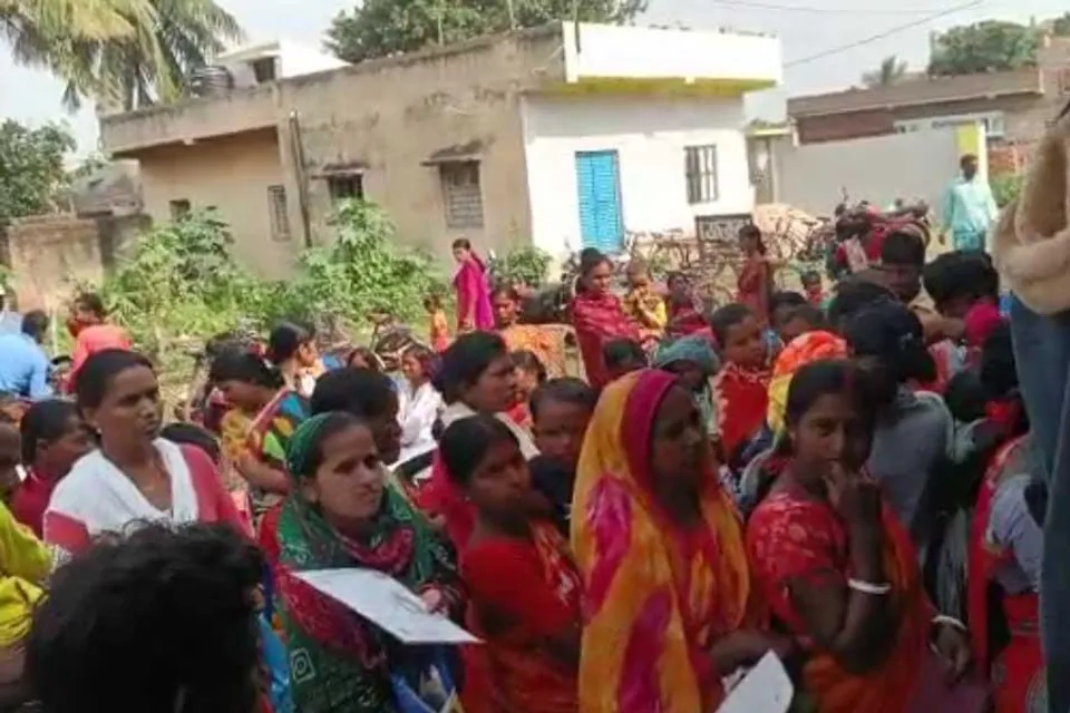 বেসরকারি পাঠাগারের উদ্যোগে পরিষেবা শিবির