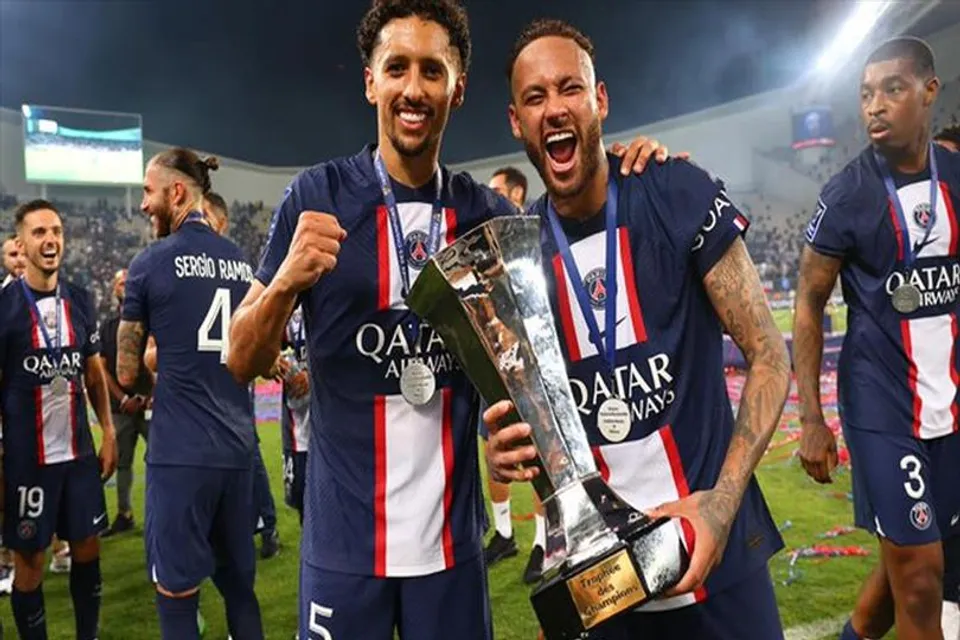 নেইমারের জোড়া গোলেও উজ্জ্বল মেসি