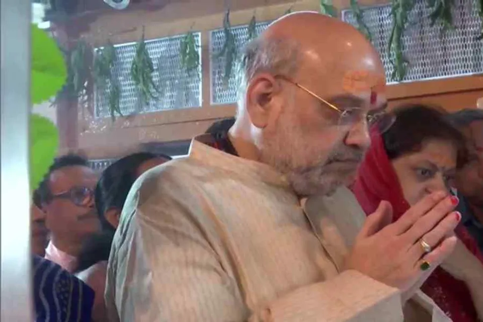 প্রার্থনা করলেন স্বরাষ্ট্রমন্ত্রী অমিত শাহ