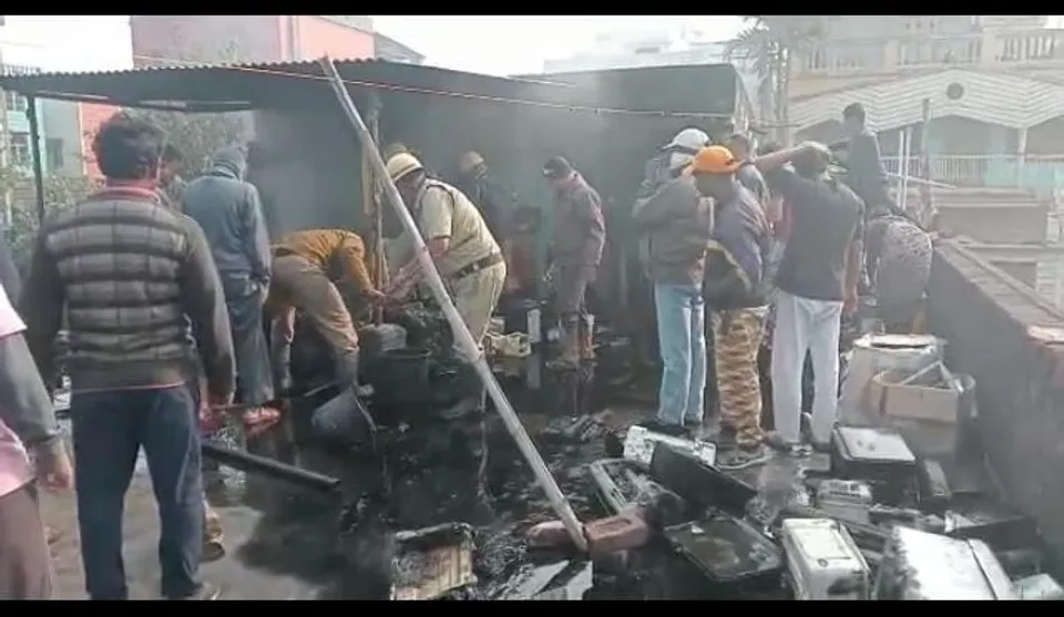 পুড়ে ছাই লাখ টাকার কম্পিউটার