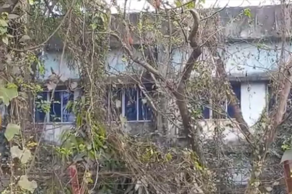 বন্ধ কারখানায় চোরেদের আড্ডা, বাড়ছে উপদ্রব