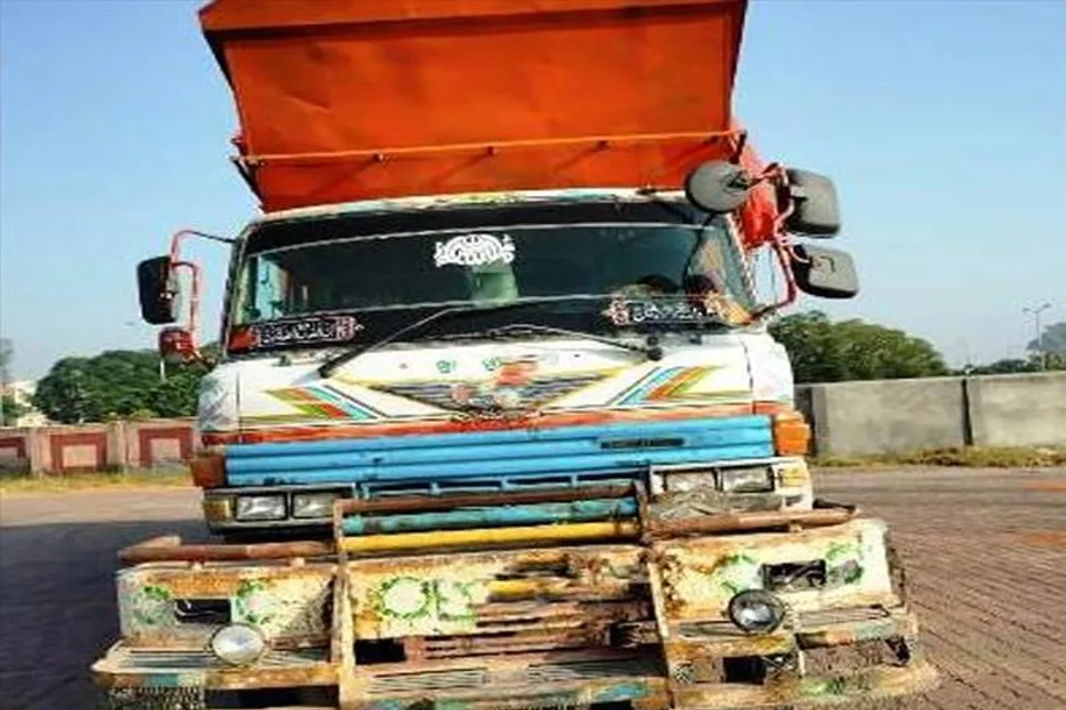 আটারি সীমান্তে পাকিস্তানি ট্রাক থেকে ২ কেজি হেরোইন উদ্ধার