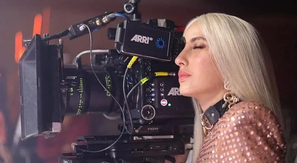 পরিচালক হিসেবে অভিজ্ঞতার কথা শেয়ার করলেন নোরা ফাতেহি