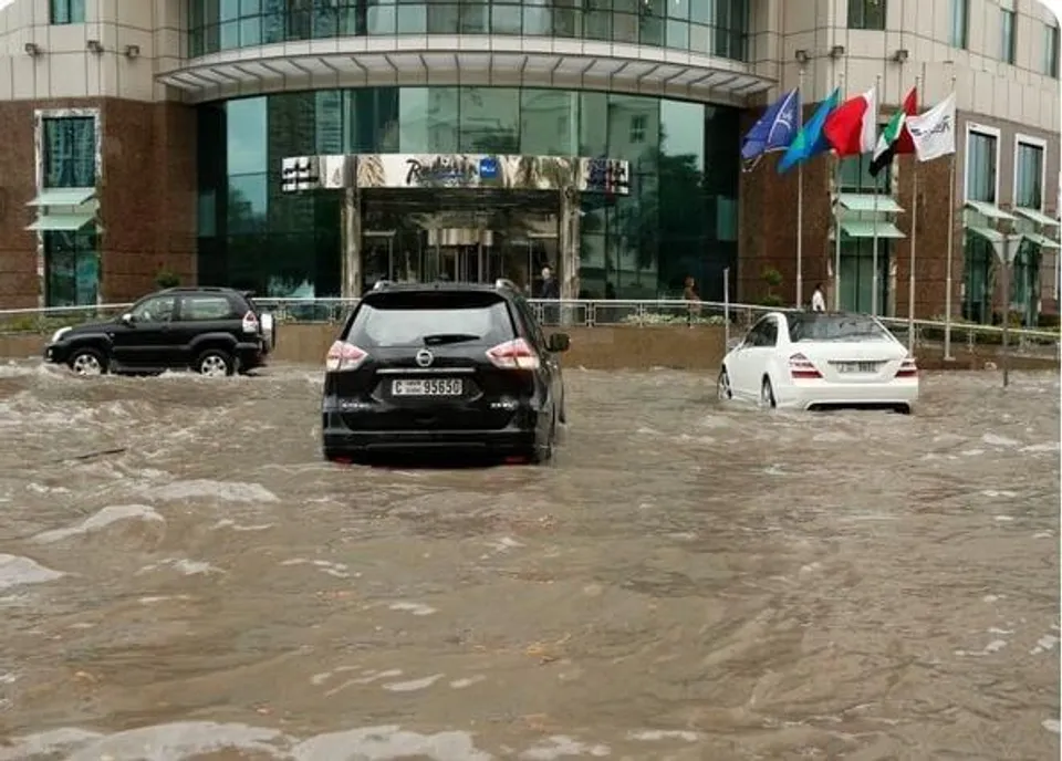 সংযুক্ত আরব আমিরশাহীতে মুষলধারে বৃষ্টি
