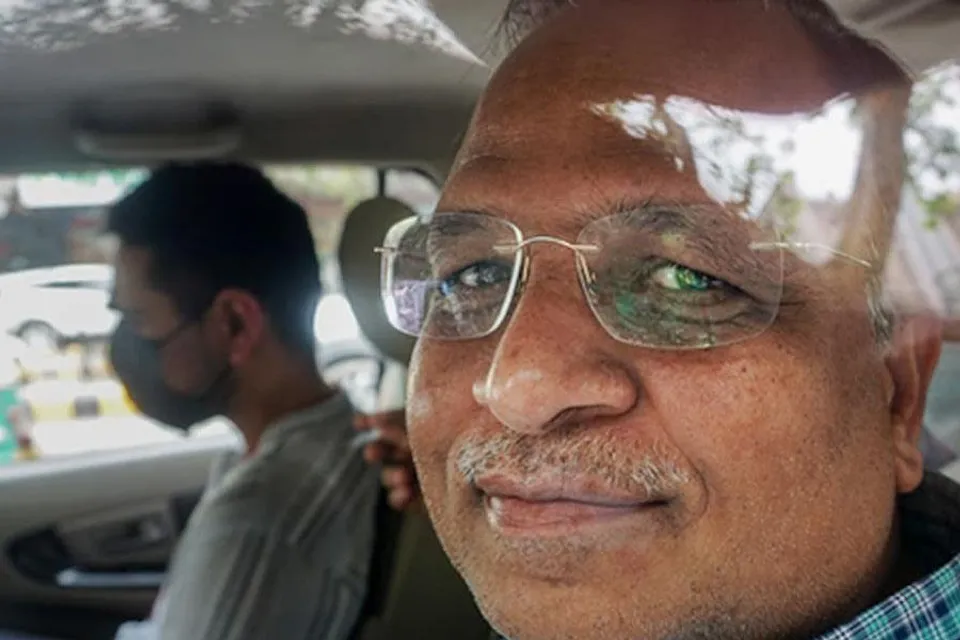 জামিনের আবেদন প্রত্যাহার করলেন মন্ত্রী