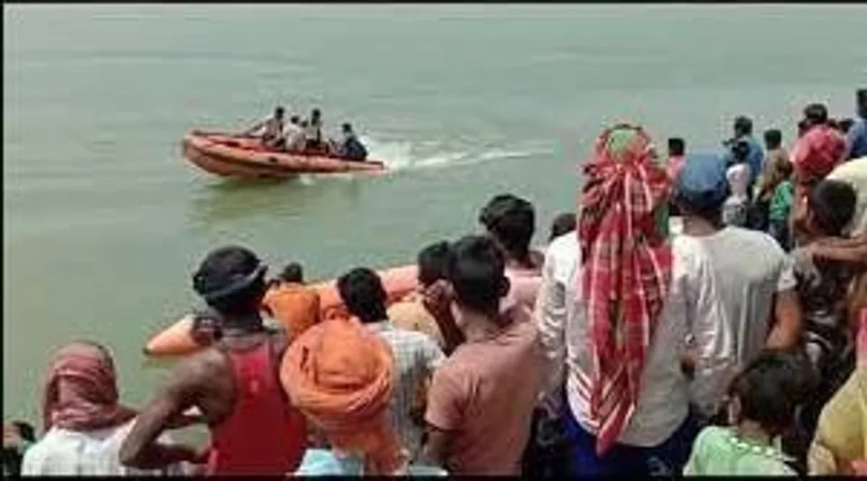 জোয়ারের সময় গঙ্গায় স্নান করতে নেমে নিখোঁজ চুঁচুড়ার দুই তরুণ