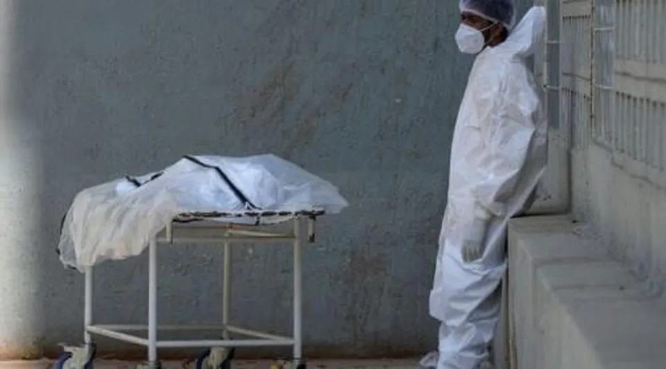 সুইমিংপুলের কাছে বিদ্যুৎস্পৃষ্ট হয়ে মৃত্যু কিশোরের