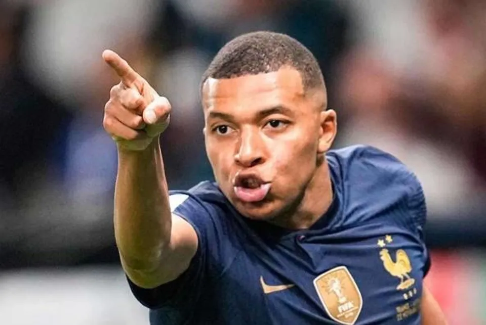 এমবাপ্পের জোড়া গোলে সমতা ফেরাল ফ্রান্স