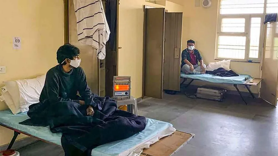 আইসোলেশনের মেয়াদ কমতে পারে ভারতেও!