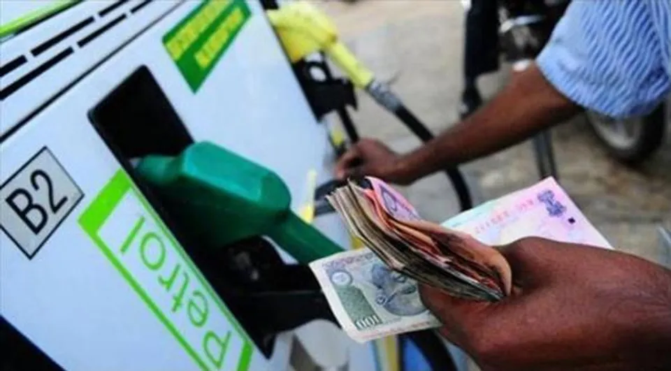 অশোধিত তেলের দাম নিয়ে ভারতে বাড়ছে আশঙ্কা