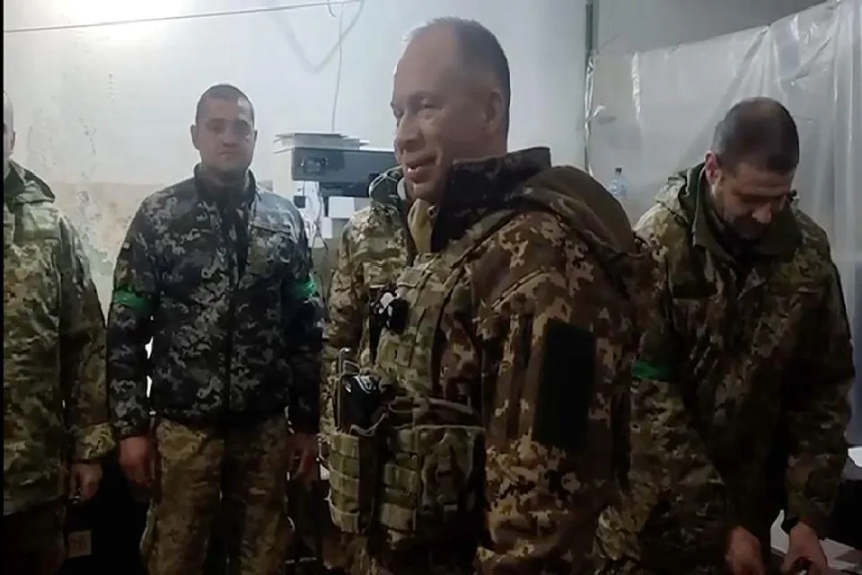 এক সপ্তাহে তৃতীয় বারের জন্য বাখমুত পরিদর্শন শীর্ষ সামরিক কমান্ডারের